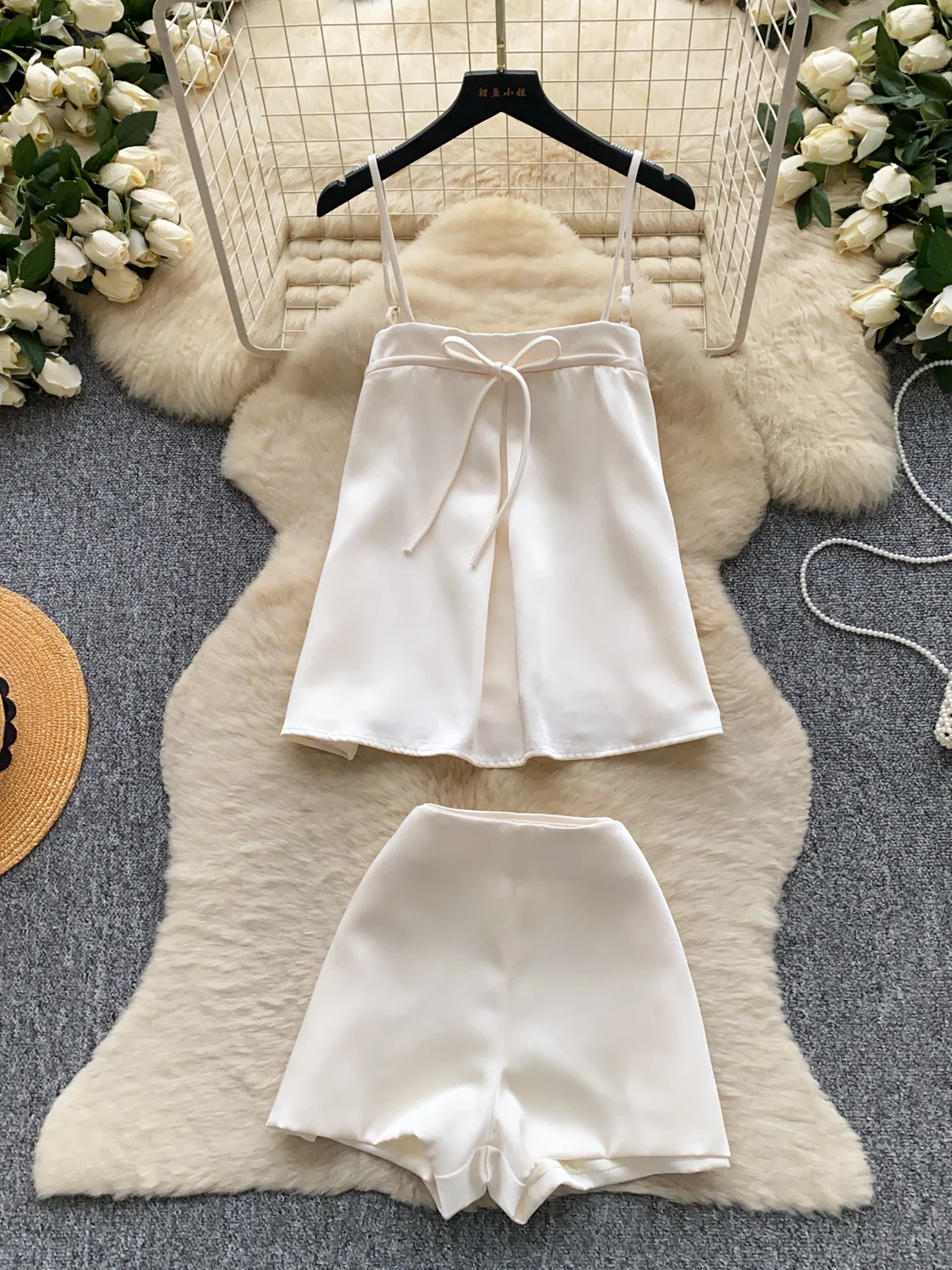 

Sweet Knot Satin Crop Top And High Waist Shorts Women's Slimming Fashion Set Summer Commute Style Casual Wear