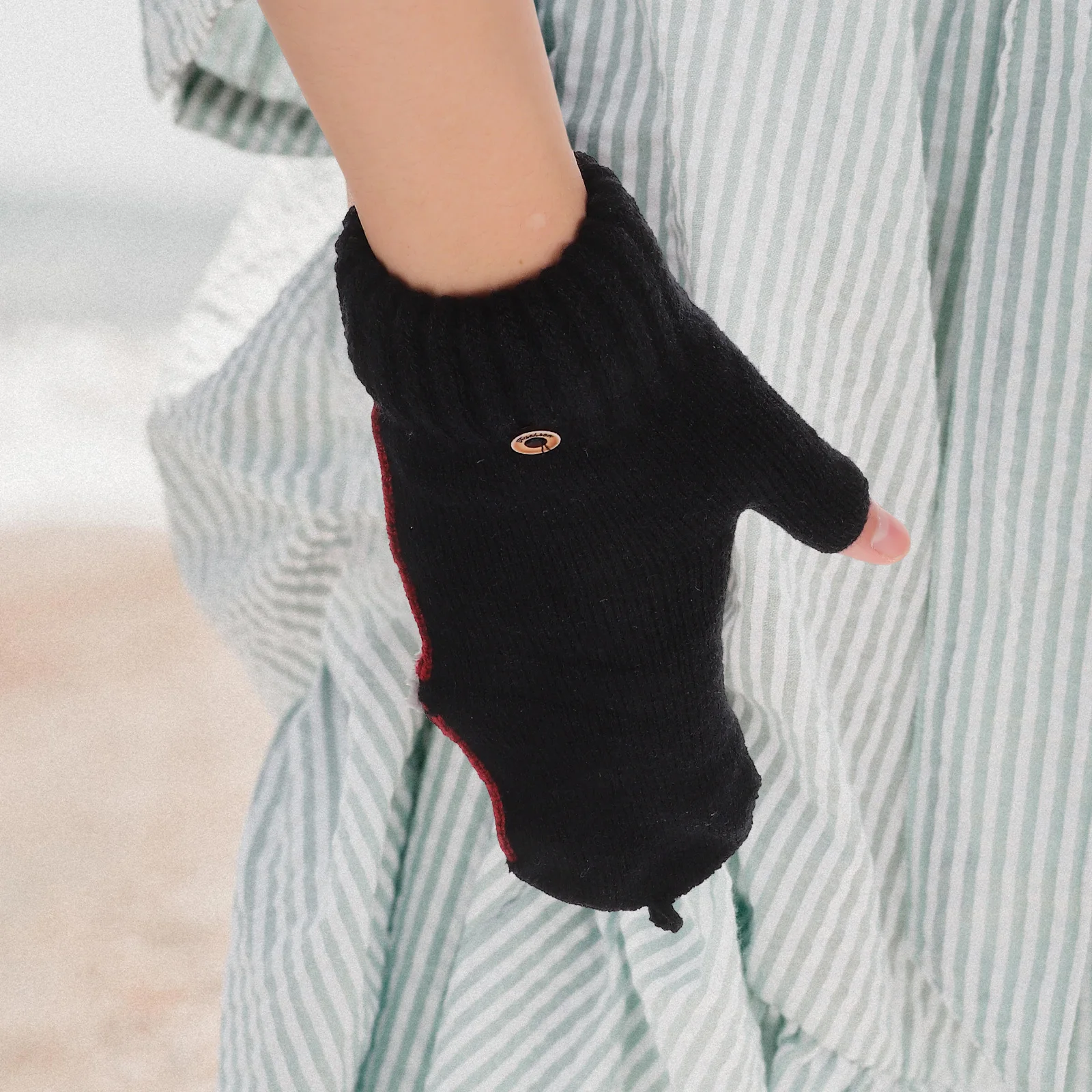 

1Pair Winter Warm Fluff Gloves Design Windproof Protective Hand Covers for Women Outdoor Cycling Fashionable Comfort