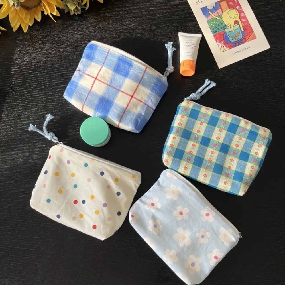 Portable Cosmetic Makeup Bag Polka Dot Flower Grid Pattern Wrist Strap Travel Organizer Pouch Zipper Closure Lightweight