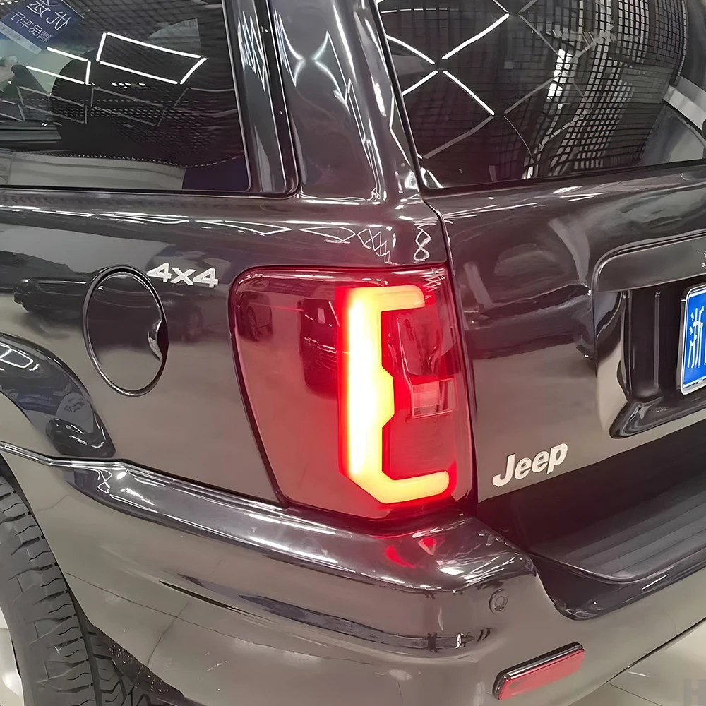 

For Jeep Grand Cherokee 1999-2004 Car Taillights Assembly Upgrade Highlight Flashing Signal Light Plug and Play Tool Accessories