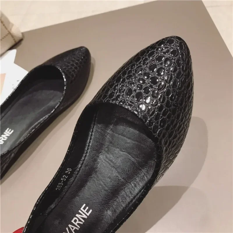 Flat Shoes Women Classic Snake Patterned Flats Boat Shoe Womens Shoes Spring/Autumn Women Work Shoes Comfortable for Work