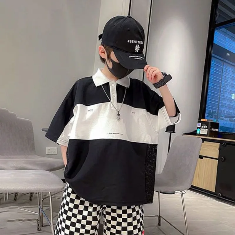 

Летний повседневный комплект для мальчиков 2026: футболка с коротким рукавом и модный дизайн для уличного стиля