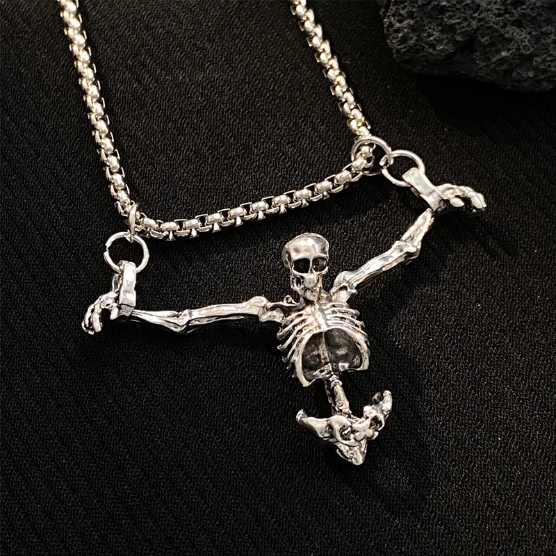 الجديد في قلادة على شكل جمجمة قوطية عصرية ومبتكرة للهالوين على طراز الشرير هدية للهالوين سلسلة من الفولاذ المقاوم للصدأ قلادة رائعة