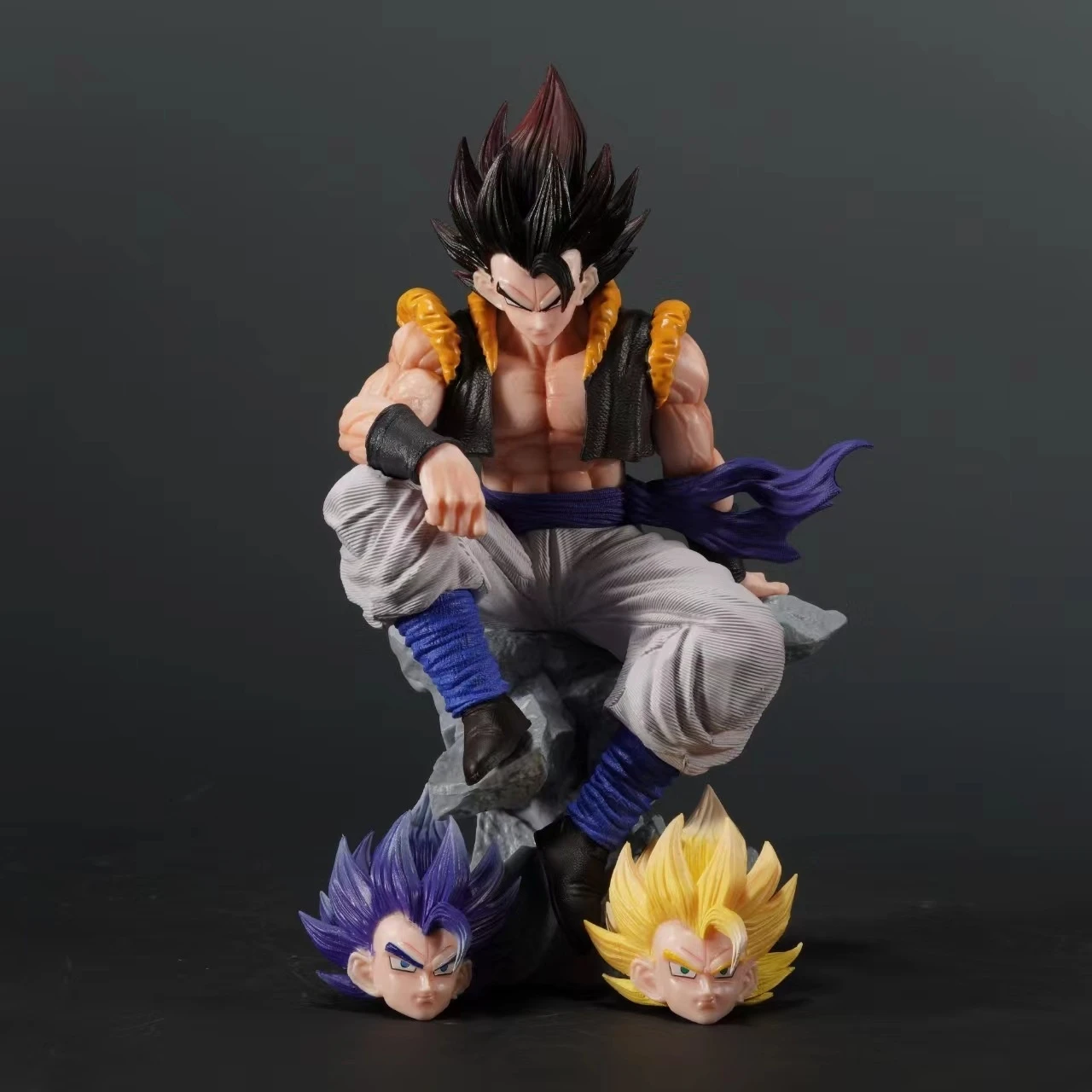 Wink Wujita23cmdragon Ball Three Head Carving Sitting Posture Wujita Handheld Gk Model Play Ornament Car Desktop Decoration Gift