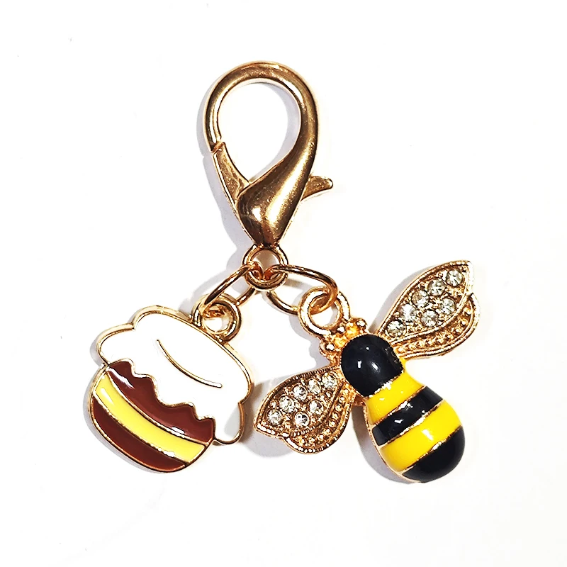 9pcs/ Cute Bees and Honey Can Keychains Zinc Alloy Simulation Insect Pendants Couple Backpack Keychains Decorative Canvas Shoes