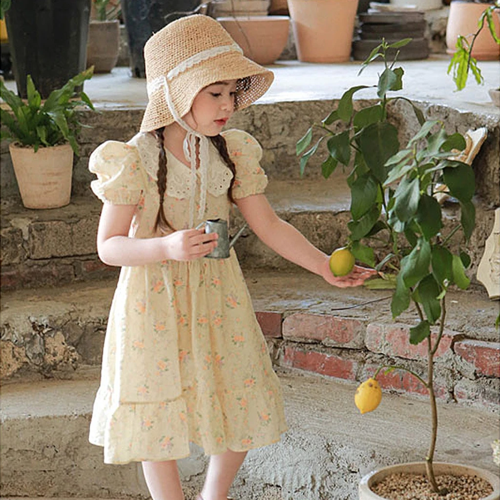 

Летнее платье для девочек 2026 года с модной цветочной вышивкой, воротником-стойкой и короткими рукавами-фонариками, в наличии