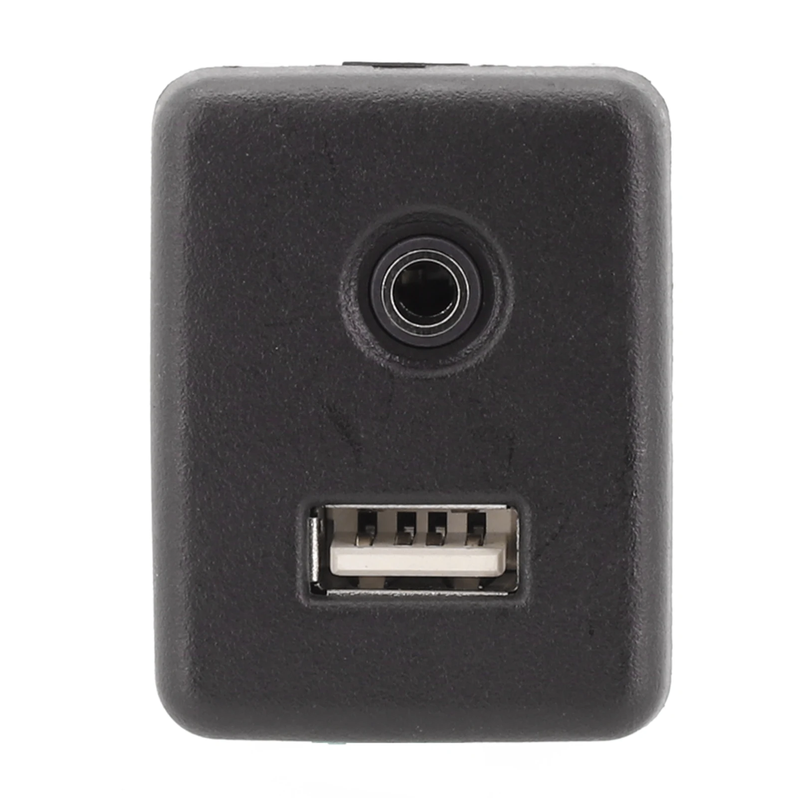 12V Car Audio Auxiliary Socket Easy Installation Practical And Reliable Wear-resistant 12V Voltage ABS Material