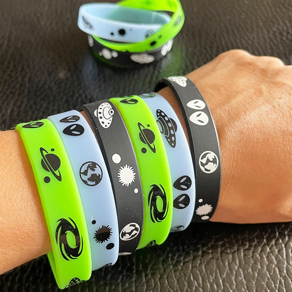 Alien Party Gummi Armbänder Weltraum Alien Themed Geburtstag Party Dekorationen Lieferungen Dekor Geschenke Goodie Bag Gefälligkeiten – Detail 3