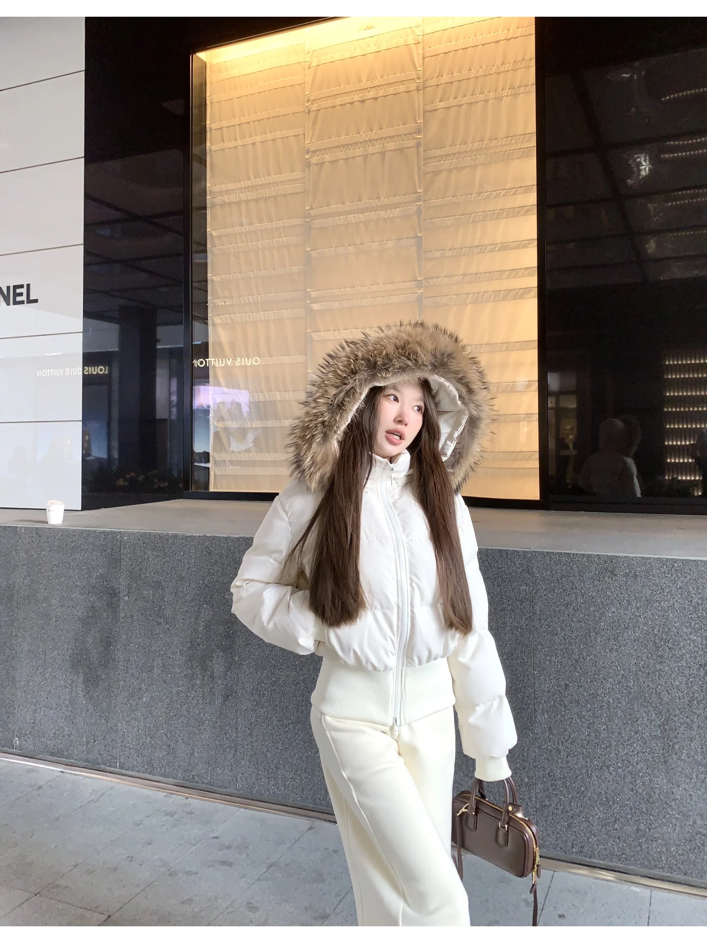 

Классическая обновленная версия: Куртка с ультра-большим воротником из натурального меха норки, наполненная 90% белым утиным пухом, с утяжкой на талии, повседневная, на молнии.