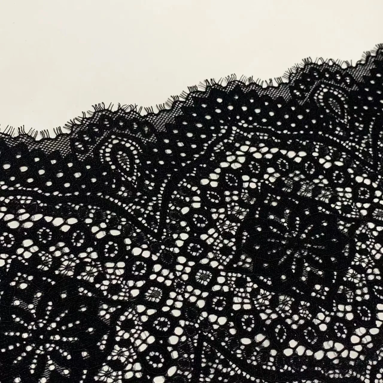 3 メートル幅 22 センチメートル黒の弾性レーストリム装飾 - Elastic Lace Trim のレビューと価格
