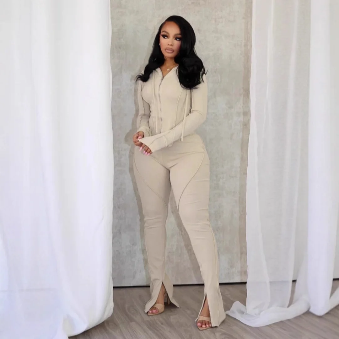 

Костюм женский демисезонный 2026: худи на молнии из рубчатой ткани и брюки клеш с разрезами, повседневный уличный спортивный костюм