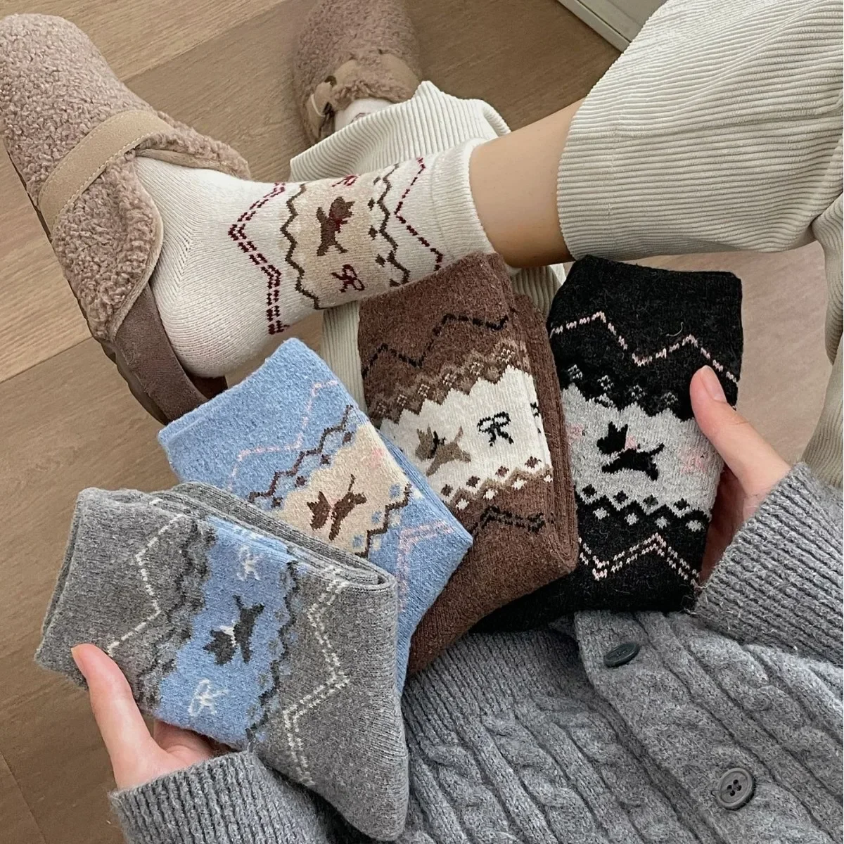

Autumn Winter New Cute Dog Printed Women Socks Thickened Warm Lady Middle Socks