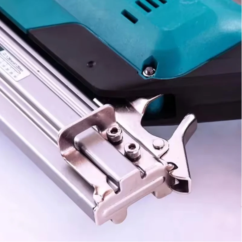 

Makita Lithium-Ion Nail Gun:18V, 6.0Ah Battery, 100-Nail Capacity, Cordless, Ideal for Flooring, Shelving & DIY Wood Projects