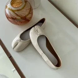 2023 new sheepskin split toe single shoes women's leather flat bottom pig's hoof grandma shoes shallow mouth ballet Lefu shoes