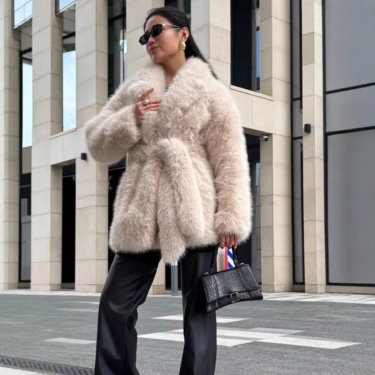 Manteau d'hiver épais en fausse fourrure pour femmes, mi-long, ceinturé, pardessus avec col de costume, vestes en fausse fourrure en peluche, Streetwear