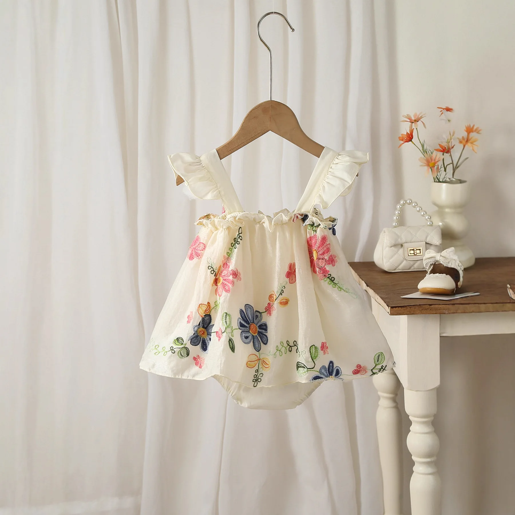 New Summer Baby Bodysuit 3-24M Cute Flower Toddler Camisole Dress Girls Clothes Embroidered Flowers Beach Infant One Piece