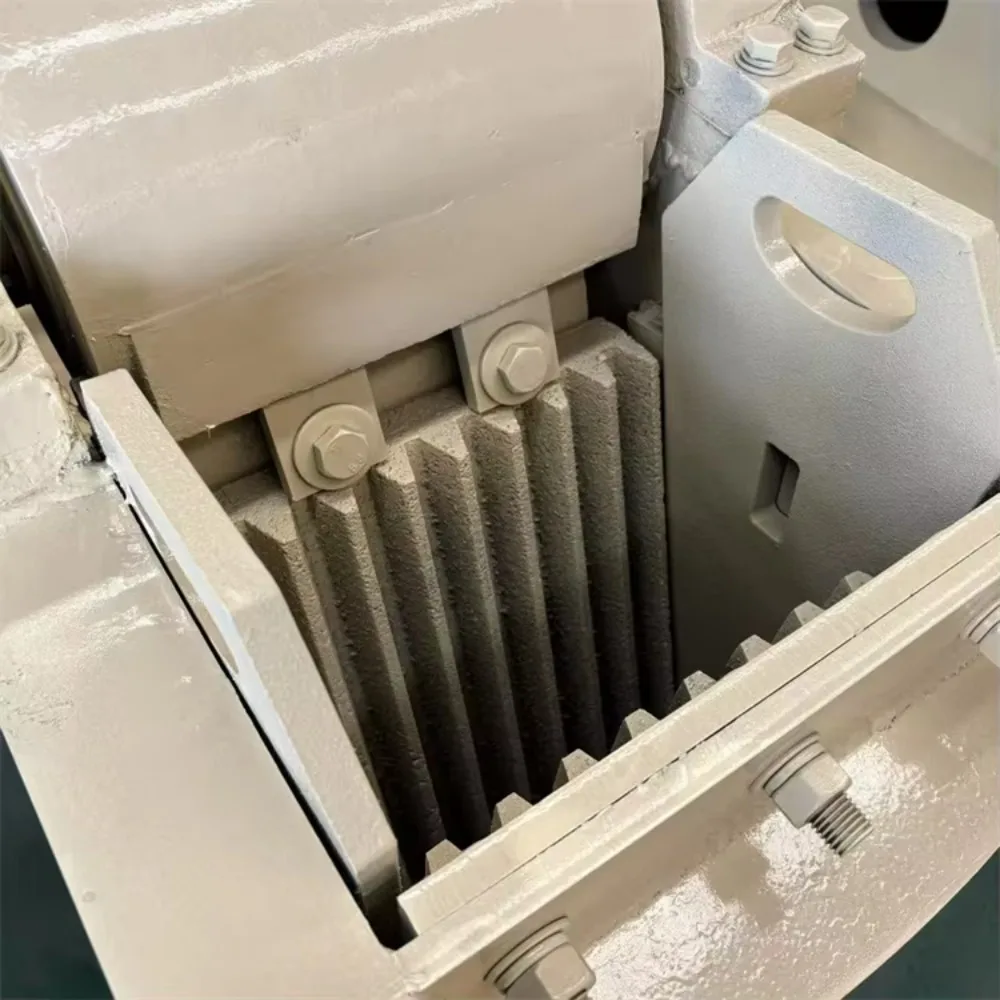 Sprzedaje Mobilne Mini Kruszarki Szczękowe Gąsienicowe Kompleksowa Obsługa Sprzedaży Maszyn do Kruszenia Szczękowego OEM i Hurt