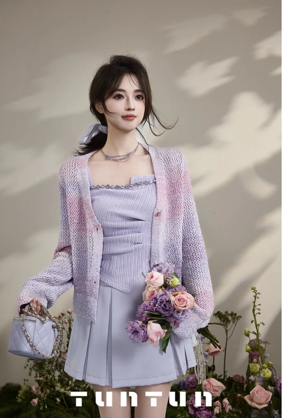 لقطة حقيقية 2025 سترة نسائية جديدة متدرجة باللون الوردي والأرجواني سترة ناعمة حلوة بأكمام طويلة ورقبة مستديرة رائعة محبوكة قمة الموضة T #3