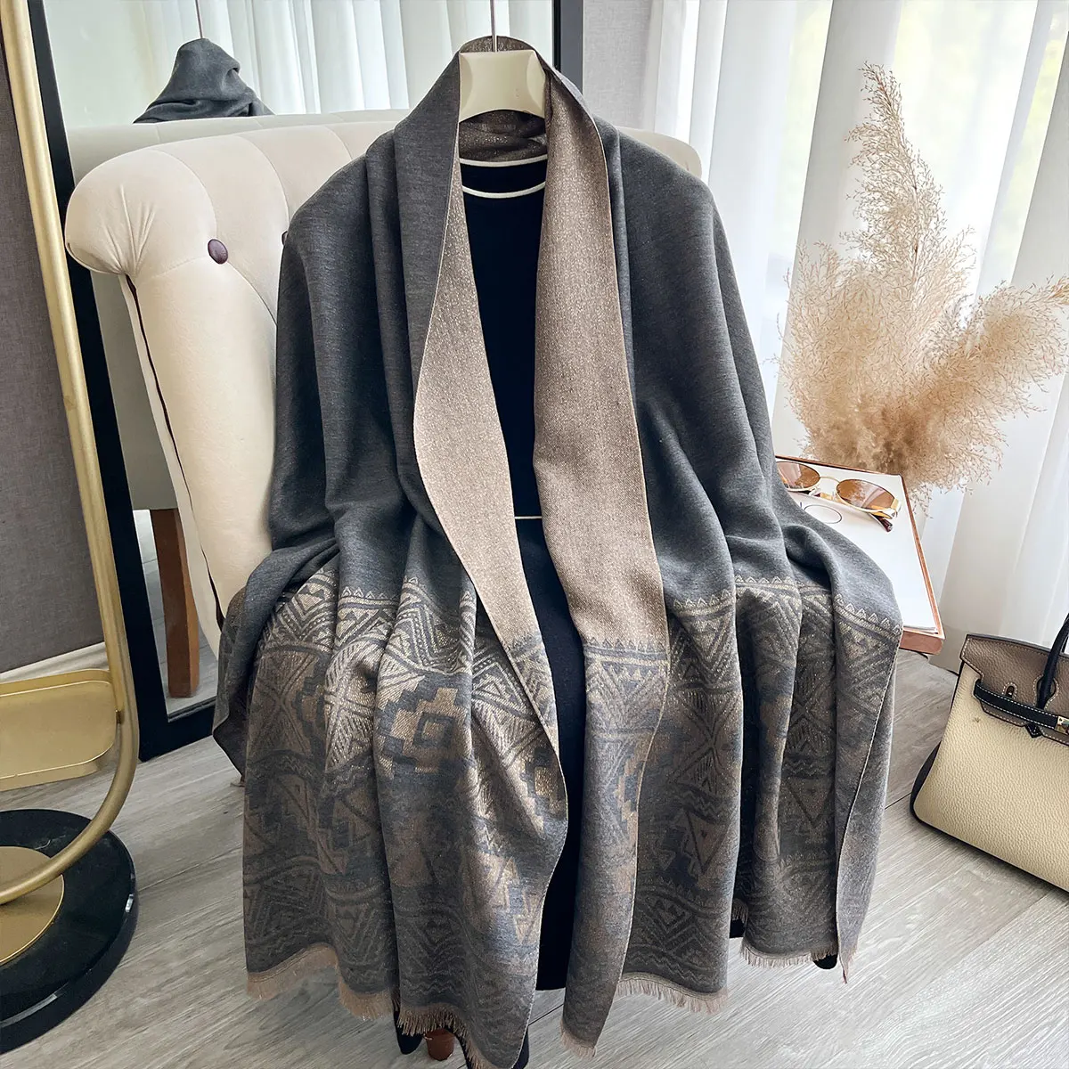 Neue elegante Damen muslimischen Hijab goldenen Faden langen Schal mit Frühling und Herbst kältebeständig Schal Dekoration Schal Wrap Kopftuch