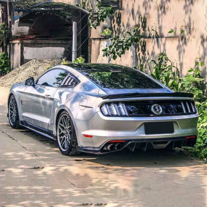 

Suitable for Ford Mustang Modified Carbon Fiber Small Spoiler Tail Fixed Wing 2015-2022
