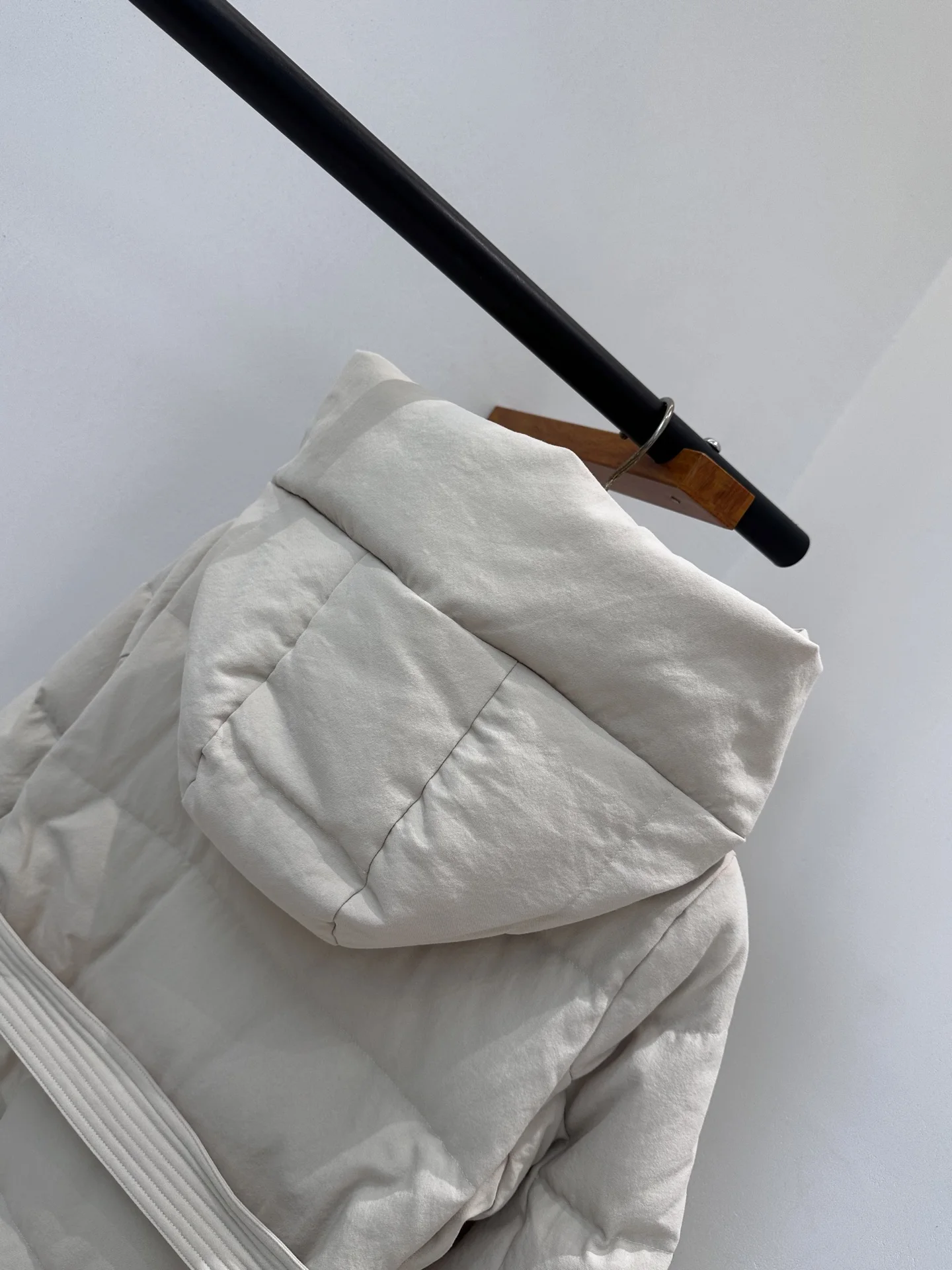 Lang donsjack met capuchon, eenvoudig en veelzijdig, warm in de winter. Ganzendons gevuld dames donsjack 2025, winter nieuwe stijl