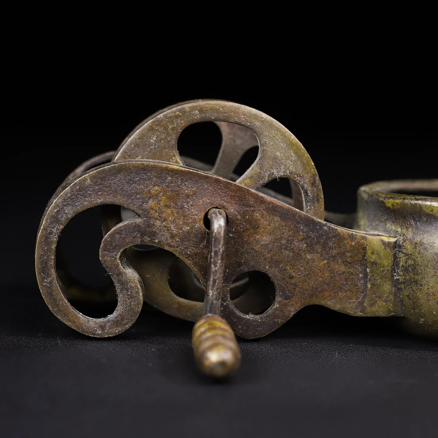 Vintage Hand-Cranked Copper Plumb Bob For Woodworking, Dimensions: Length 13Cm, Width 5.5Cm, Height 5.2Cm