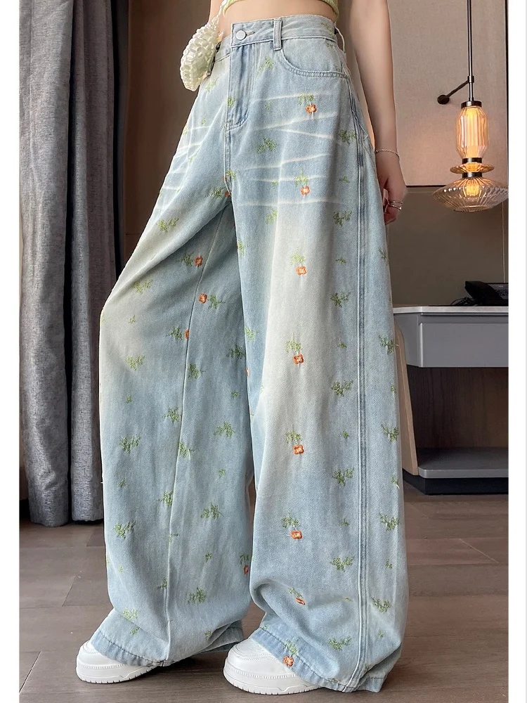

Embroidered Flower Retro Wide Leg Curved Jeans 2026 New Summer Loose Design Straight Leg Pants