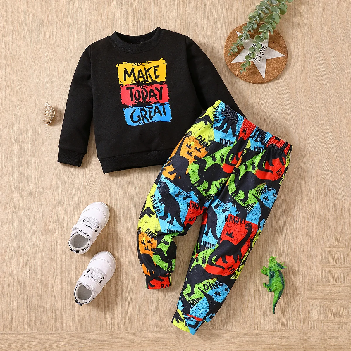 Autumn boys' suit children's letter dinosaur long-sleeved two-piece spring and autumn fashion sweater cotton kids clothing