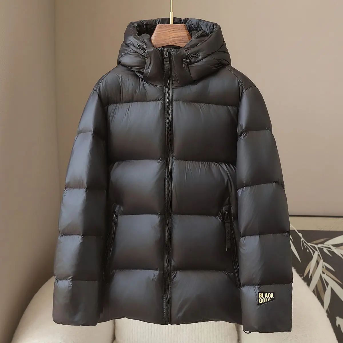 

New 2025 Spring New Fashionable Black Gold Hoodie 47.5% Down Jacket Unisex Casual Coat