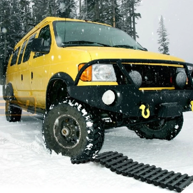 Vehicle Tire Traction Mat with Segmented Galvanized Steel Cable Design, Roll-Up Mat with Carry Handles for Cars on Snow, D7YA