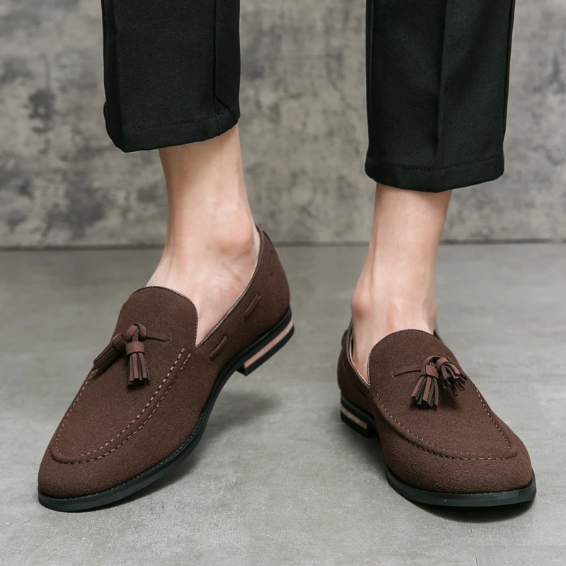 Brand Design Men Suede Leather Shoes Moccasins Brown Tassel Pointed Men\'s Loafers Vintage Slip-on Casual Men Social Dress Shoe