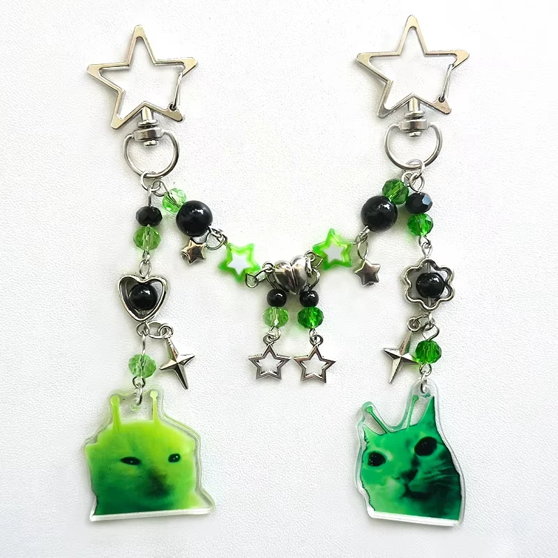 Funny Green Alien Cat Meme Keychain Handmade Beaded Star Charm Keyring Cute Acrylic Cat Pendant for Keys & Bags