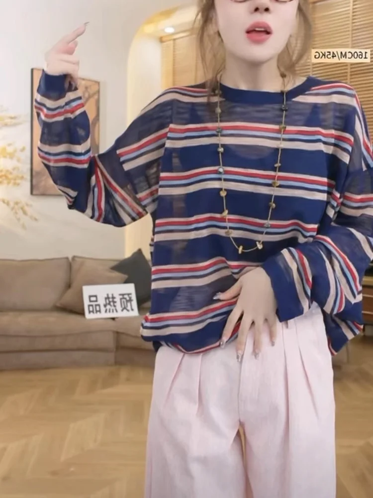 

Faionable round Ne Long Sve Sun Protection Loose Striped Top Age Reversing Trendy Small Batch Autumn 2025 Ladies irt