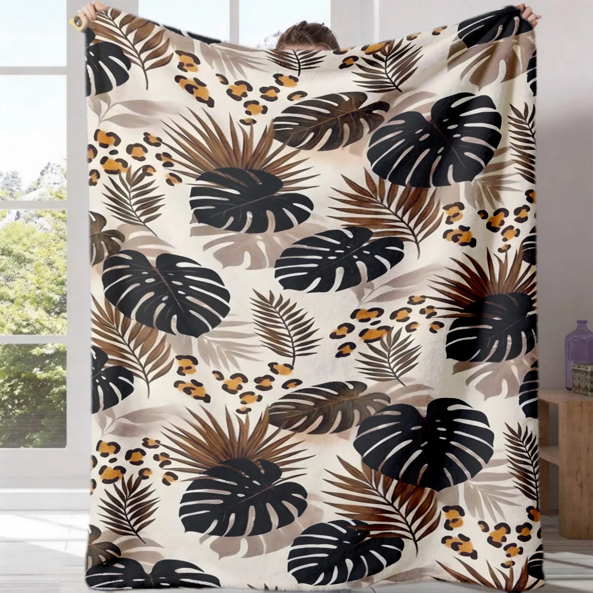 1pc 2D Flat Leopard Print Tropical Leaves Flannel Blanket - 100% Polyester, All-Season Lightweight Warm for Bed, Sofa, Etc., Ret