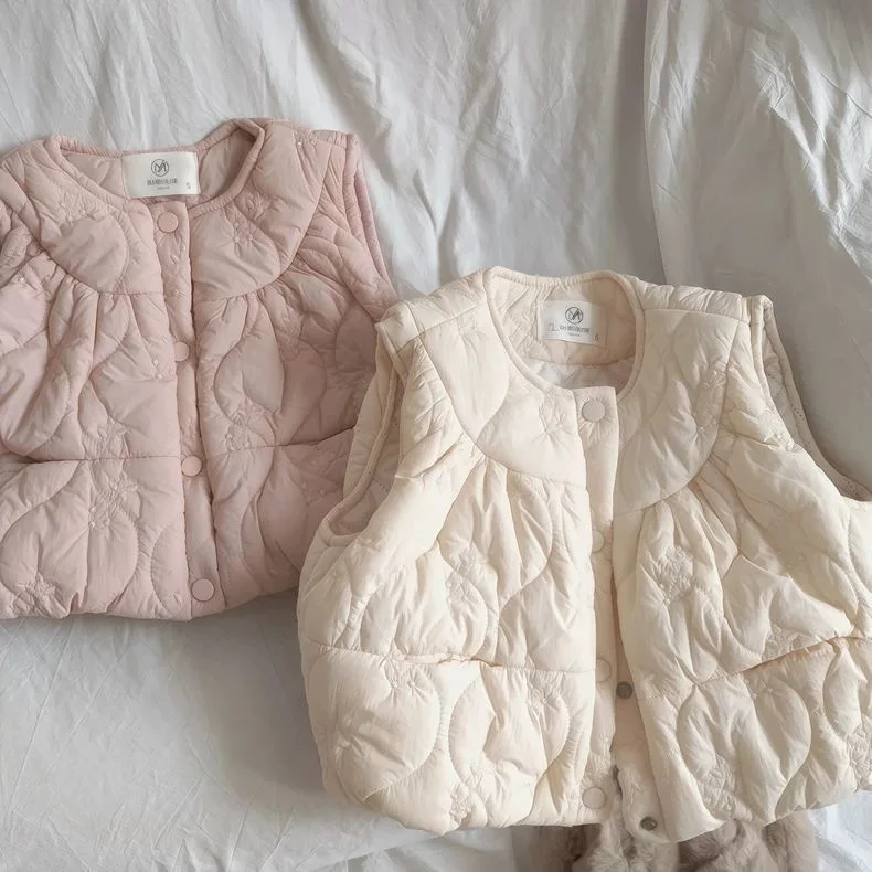 

Autumn and Winter Girls' Vest Jacket Baby Children's Korean Sweet Jacquard Thickened Padded Sill