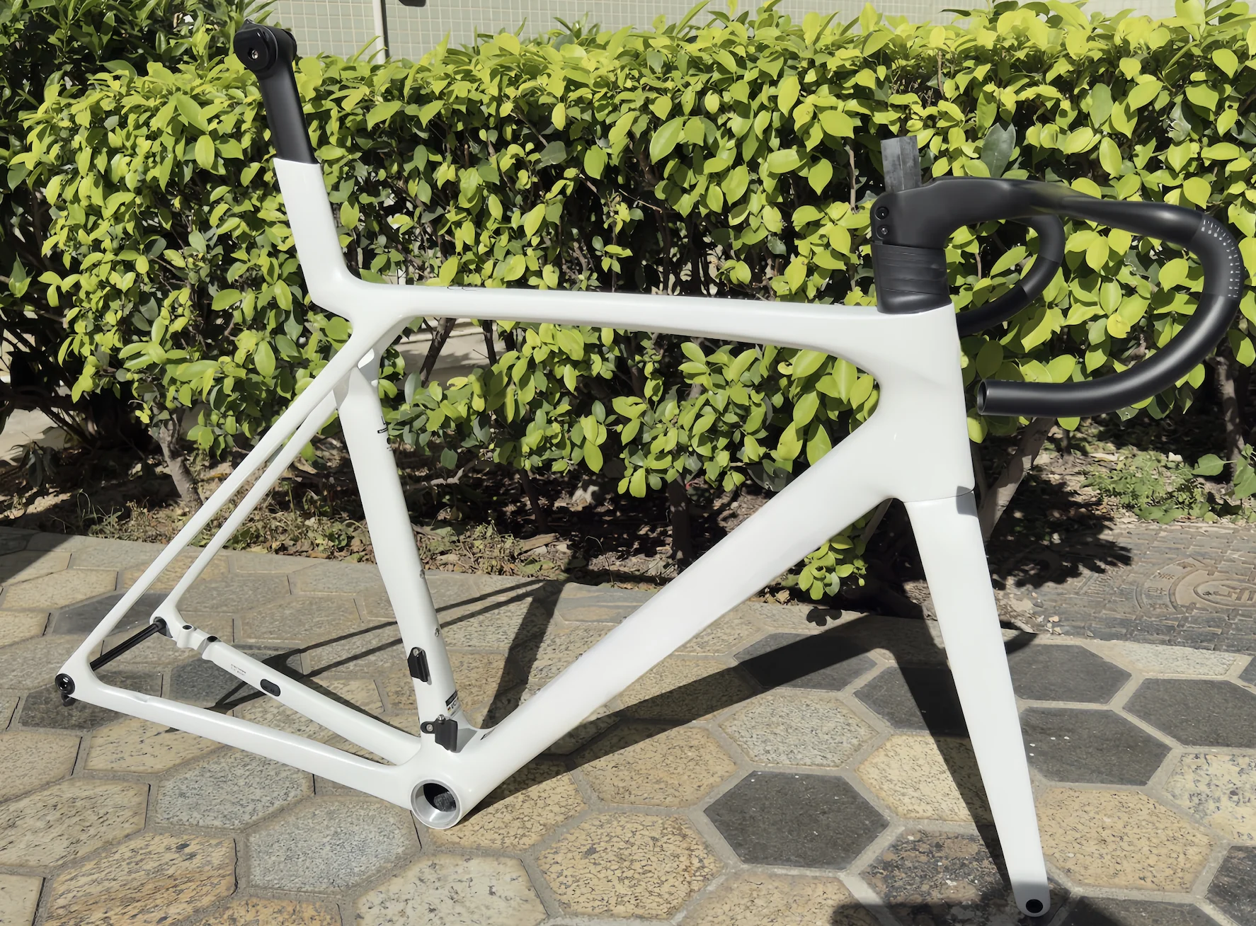 New 2025 Carbon Fiber Road Frame SLR Gen8 with Handlebar Disc Brakes Di2 Internal Cables Ice Crack Color DPD Duty Free Shipping