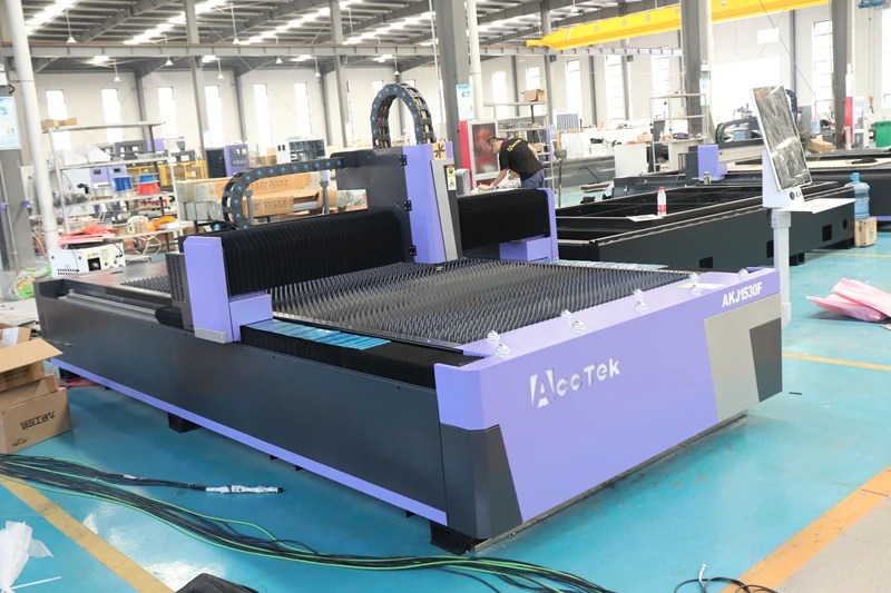 2000W 3000W 6KW 1530 2040 CNC Fiber Laser Cutting Machine Cutter For Metal Steel Iron Aluminum Sheet