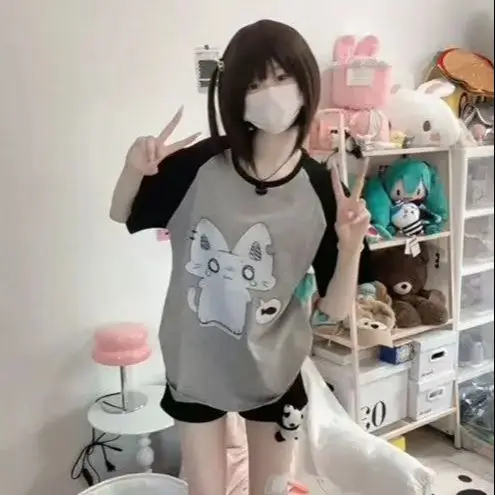 Japanese Subculture Cartoon Cat Print T-shirt Harajuku Loose Stitching Sleeve T shirts Grey Kawaii Tees Oversize Casual Chic Top