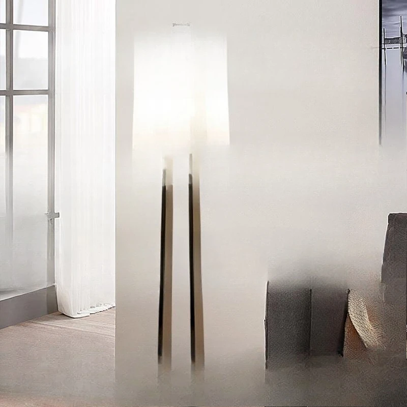 Divano del soggiorno postmoderno di lusso leggero accanto alle lampade italiane, camera da letto, villa, lampada da terra creativa