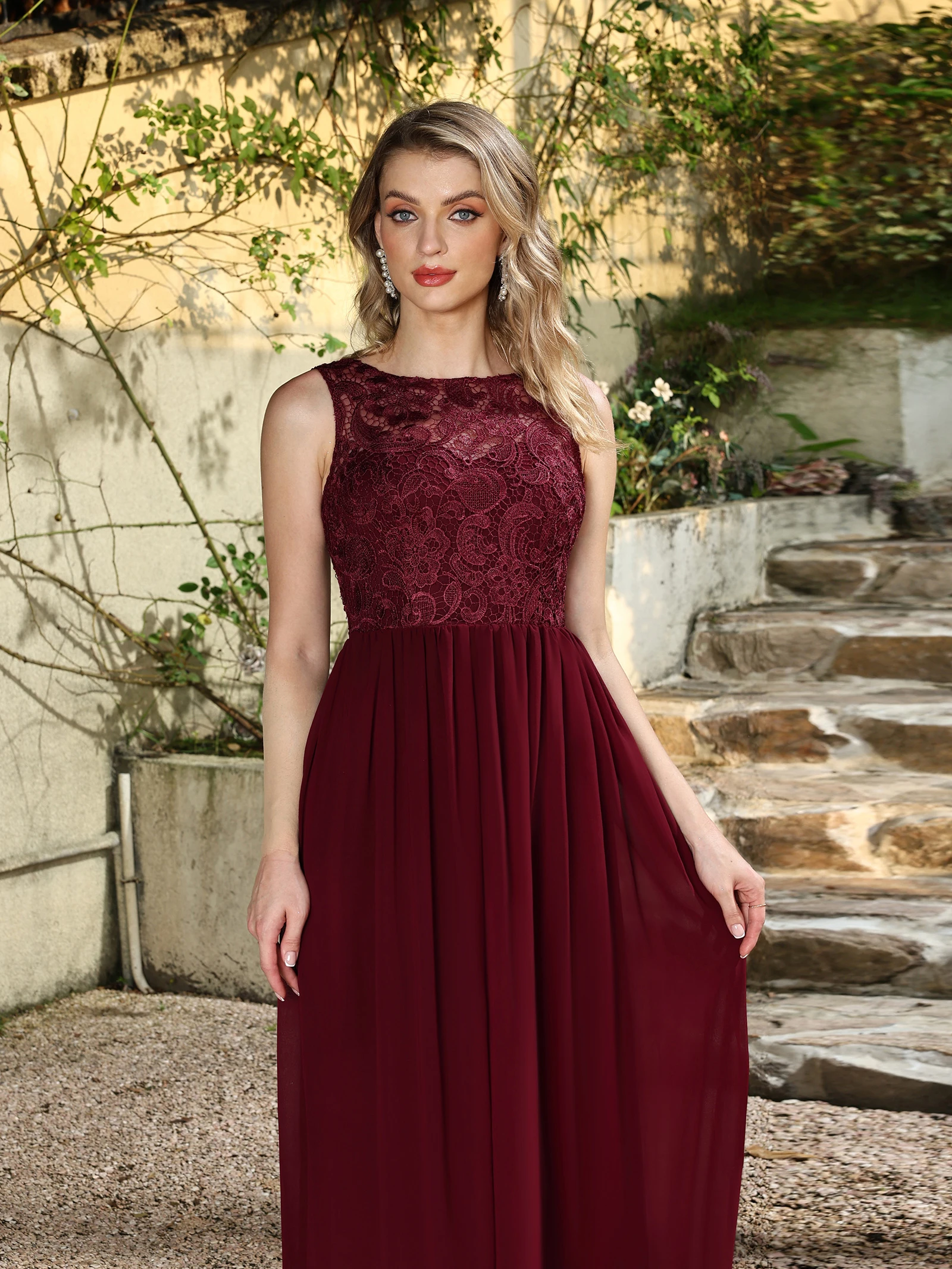 

Burgundy Bridesmaid Dresses Evening Dresses Lace O-Neck Sleeveless Sheer Back Prom Dress Chiffon A-Line Pleated Waist Floor-idos