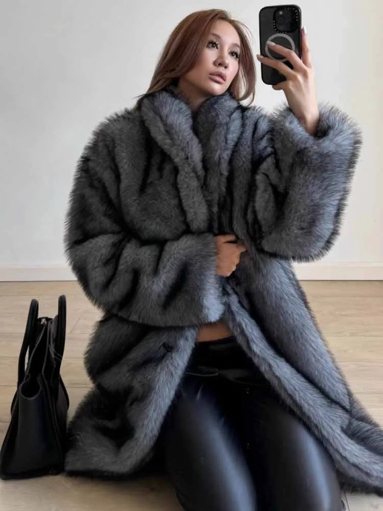 معطف نسائي طويل من الفرو الصناعي كبير الحجم من BKQU موضة فضفاضة وطية صدر السترة منفوش وسميك معطف دافئ 2025 ملابس خارجية فاخرة عالية الشارع