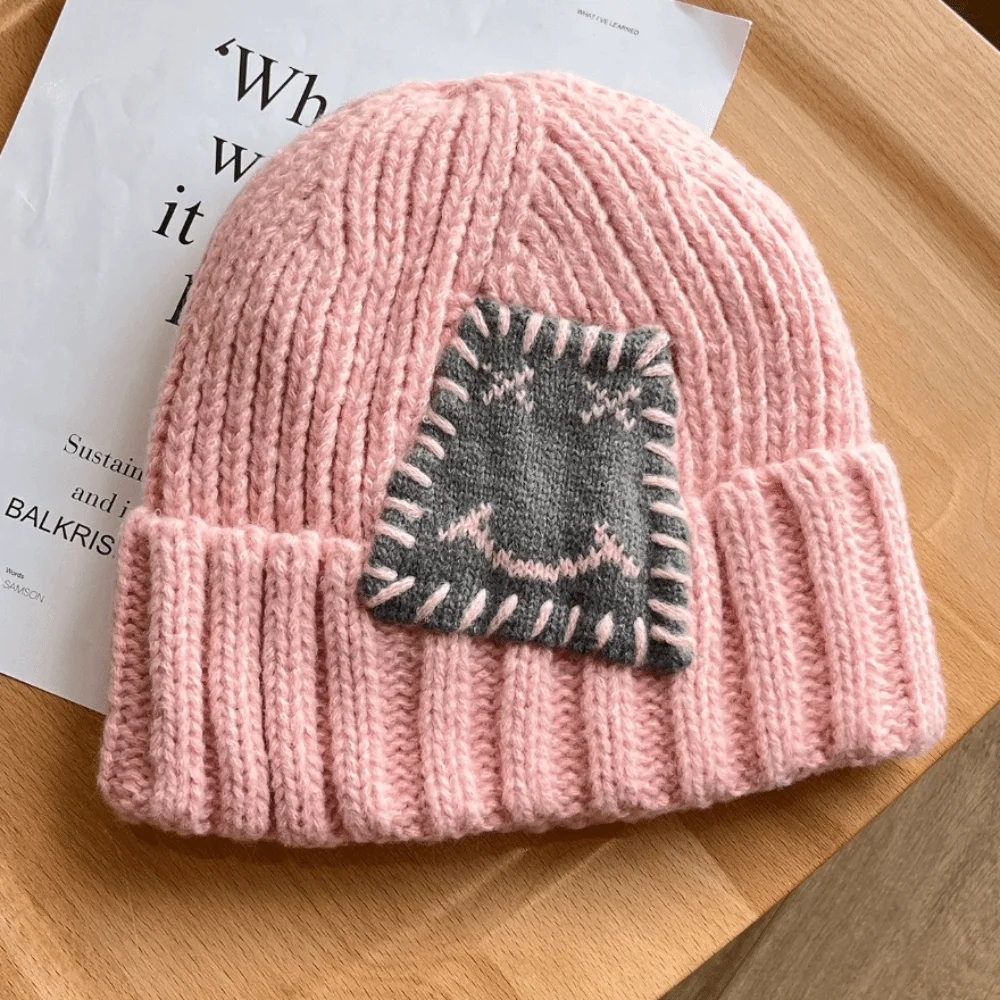 ニッチデザインフェイスパッチビーニー ストリートウェア ソフトニットウールハット 暖かい冬用帽子