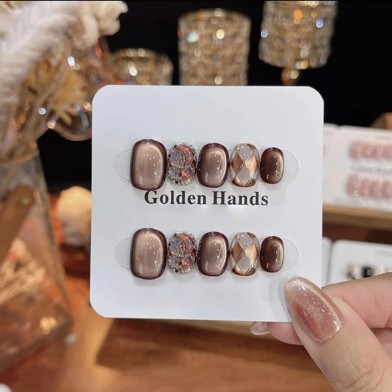 10 szt. Ręcznie Robione Krótkie Naklejki na Paznokcie Kawaii Wysokiej Jakości na Imprezę, Paznokcie Sztuczne do Naklejania z Efektem 3D, Złotym Chromem, Perłowym Błyskiem i Efektem Kociego Oka
