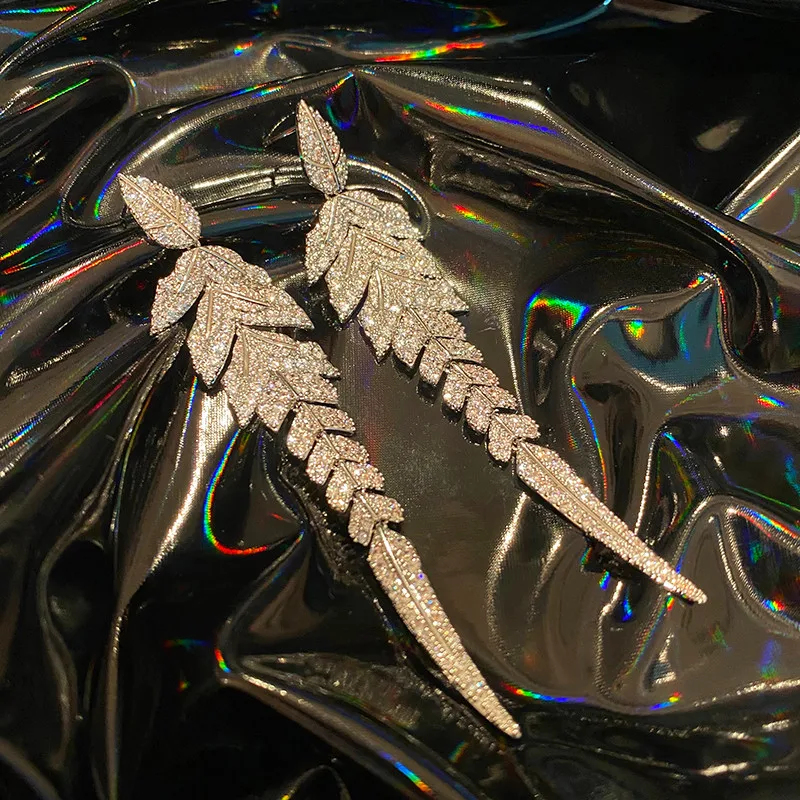 

Light Luxury Zircon Fringed Elegant Long Temperament Earrings