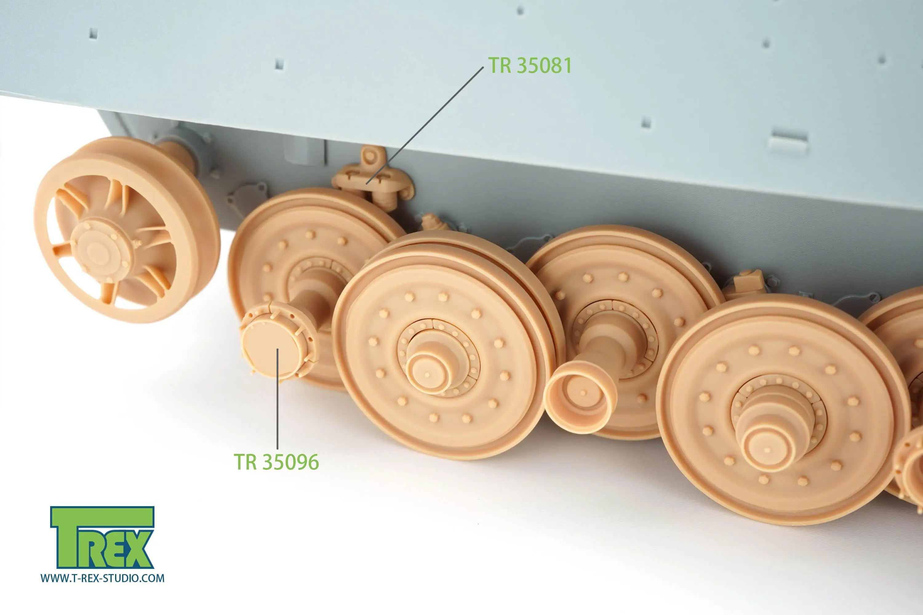 T-REX 35097 1/35 80cm Steel Road Wheel for Panther (16 pieces) (Accessory Parts)