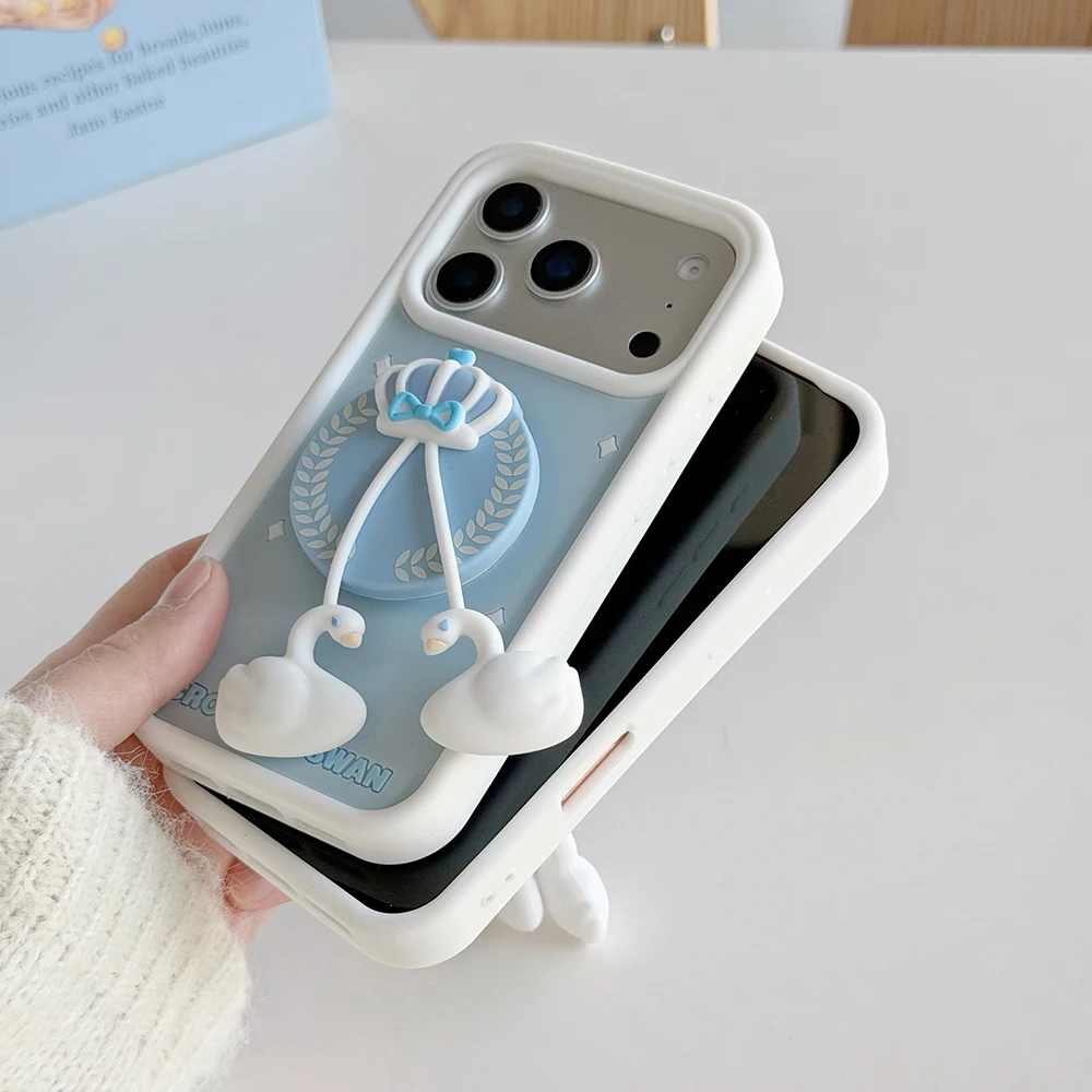 Niedliche 3D-Kronen-Handyhülle aus weichem Silikon für iPhone 17 16 15 14 13 12 Pro Max mit Ständer und Schwan-Anhänger – Detail 5