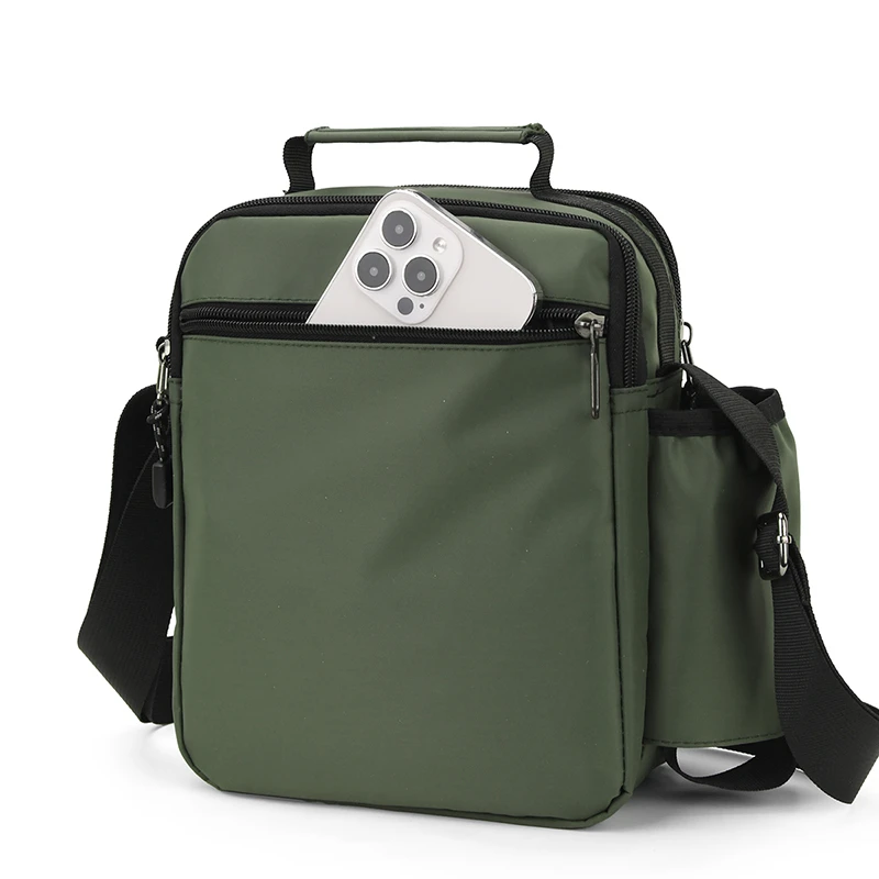Sportliche quadratische Umhängetasche für Herren – Robuste, weiche Umhängetasche im College-Stil mit multifunktionalen Taschen – Detail 16