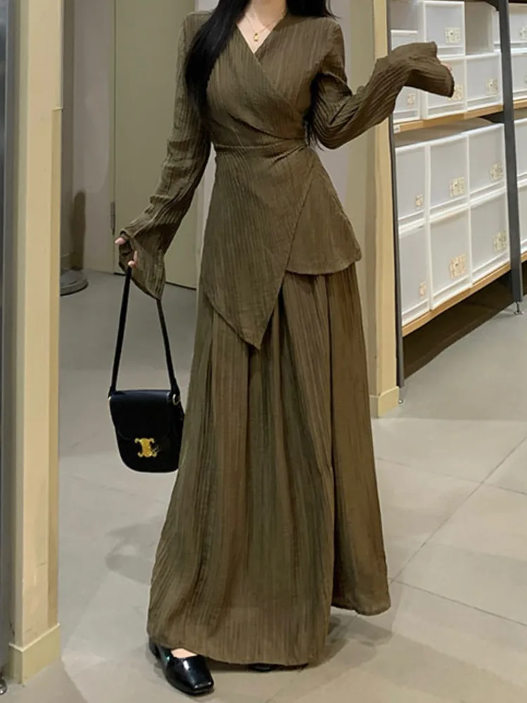 BJTZ المرأة حجم كبير أنيقة الخامس الرقبة مطوي غير النظامية تنورة عالية الخصر 2 قطعة مجموعة الربيع الصيف 2025 الزي الموضة #6