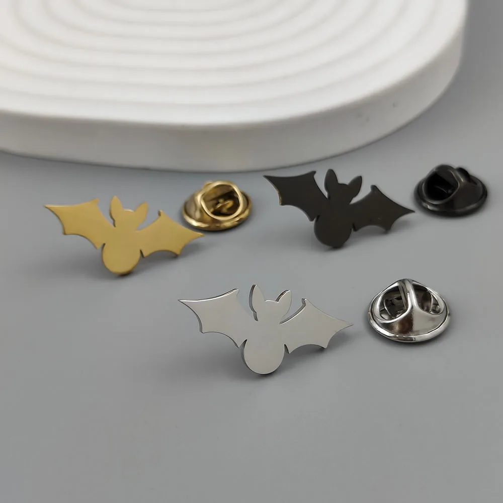 Metal brooch. Golden cartoon bat stainless steel brooch, universal chest emblem pin, exquisite and compact gift