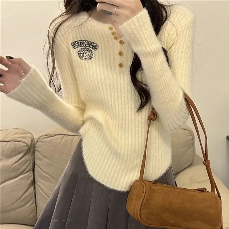 Imitation Mink Fur Soft Glutinous Embroidery V-Neck Knitted Sweater For Women In Autumn And Winter, Irregular Slim Fit, Short